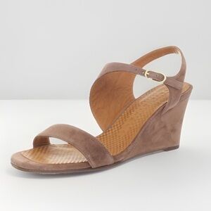 new CHIE MIHARA ‘Anatour’ Wedge Heel Sandals in Tan Suede size 7
